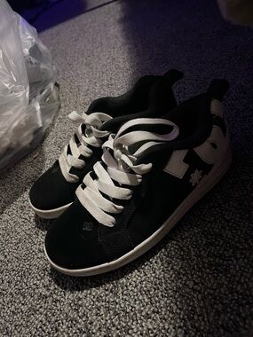 DC Black Low-Top Sneakers with White Star Detail